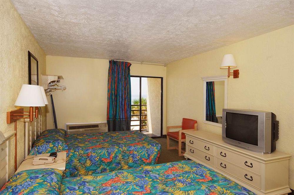 Ramada By Wyndham Panama City Beach / Beachfront Екстериор снимка
