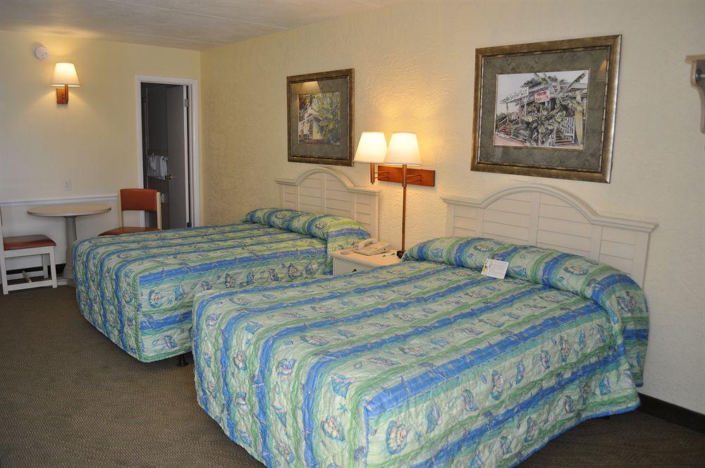 Ramada By Wyndham Panama City Beach / Beachfront Екстериор снимка