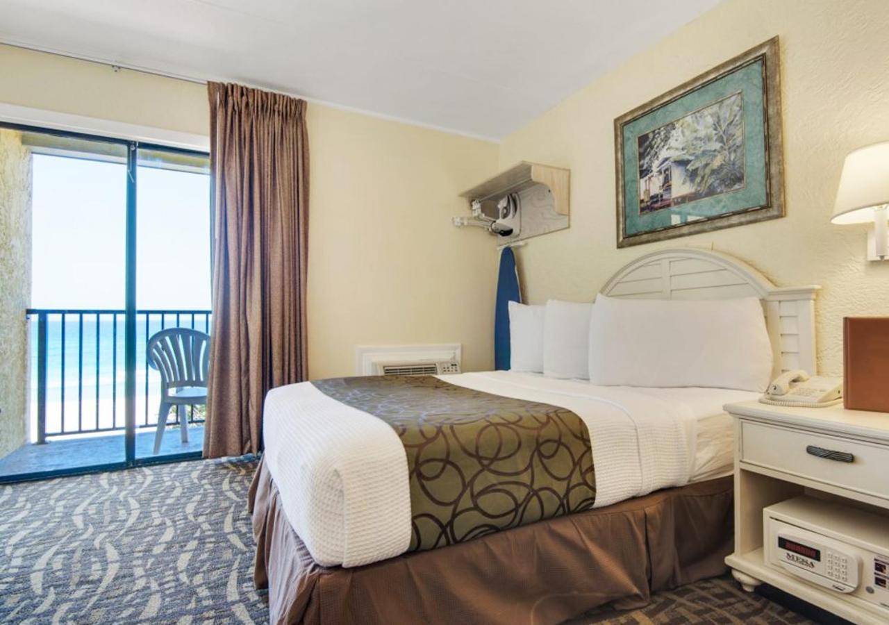 Ramada By Wyndham Panama City Beach / Beachfront Екстериор снимка