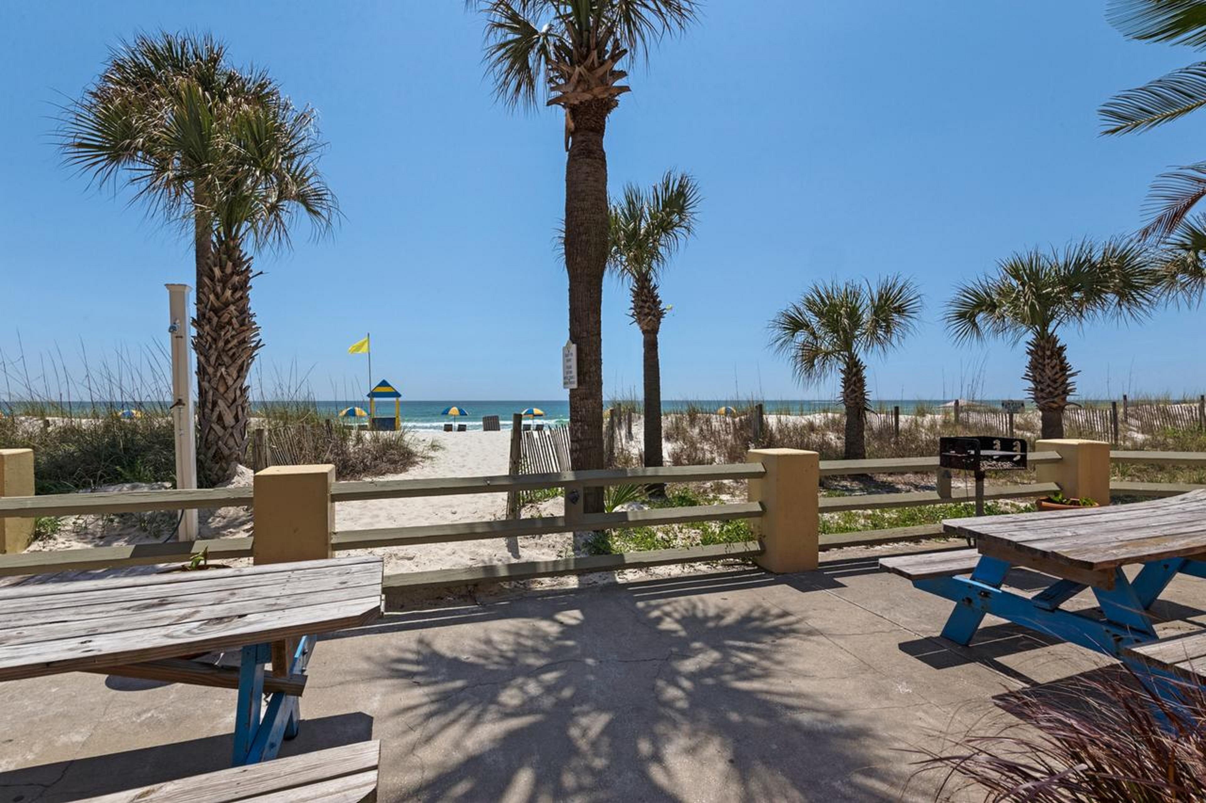Ramada By Wyndham Panama City Beach / Beachfront Екстериор снимка