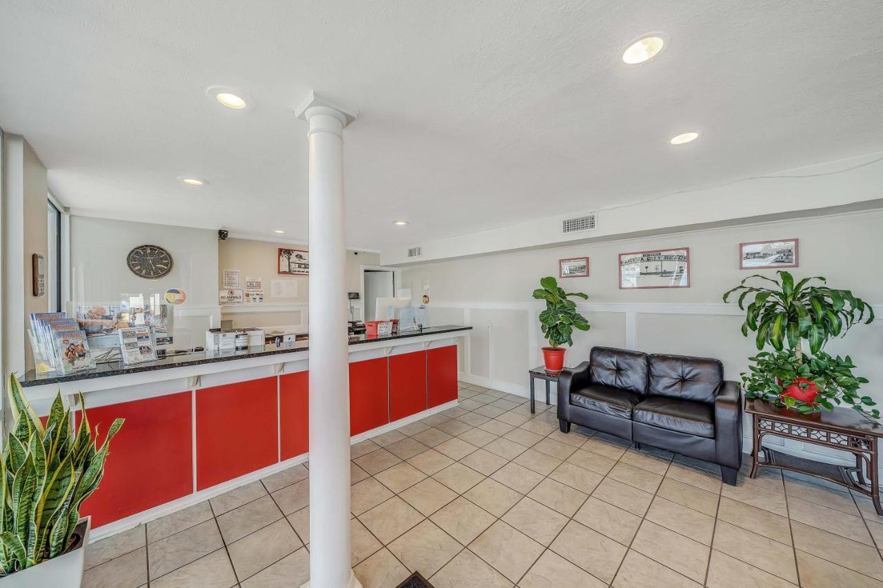Ramada By Wyndham Panama City Beach / Beachfront Екстериор снимка